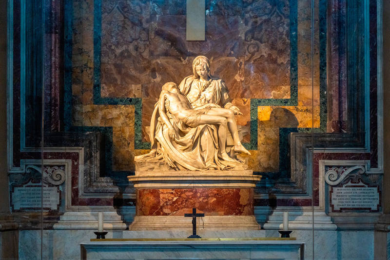 La pietà di michelangelo a San Pietro